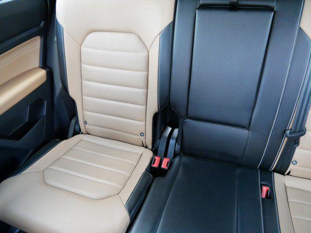 Photo of 2022 Oryx White Pearl Volkswagen Atlas Cross Sport