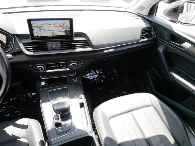 Photo of 2019 Manhattan Gray Metallic Audi Q5