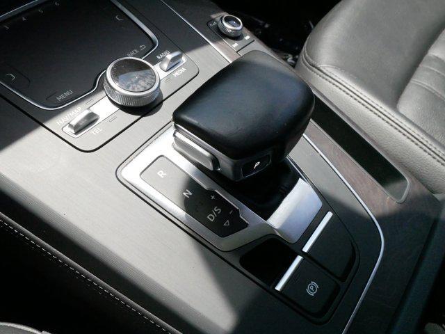 Photo of 2019 Manhattan Gray Metallic Audi Q5