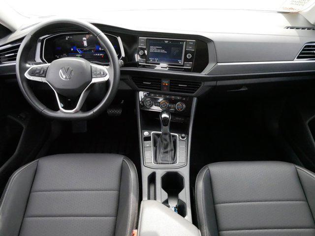 Photo of 2024 Pyrite Silver Metallic Volkswagen Jetta