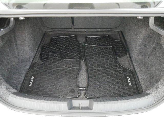 Photo of 2024 Pyrite Silver Metallic Volkswagen Jetta