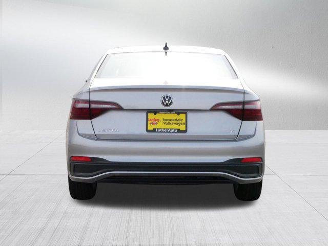 Photo of 2024 Pyrite Silver Metallic Volkswagen Jetta