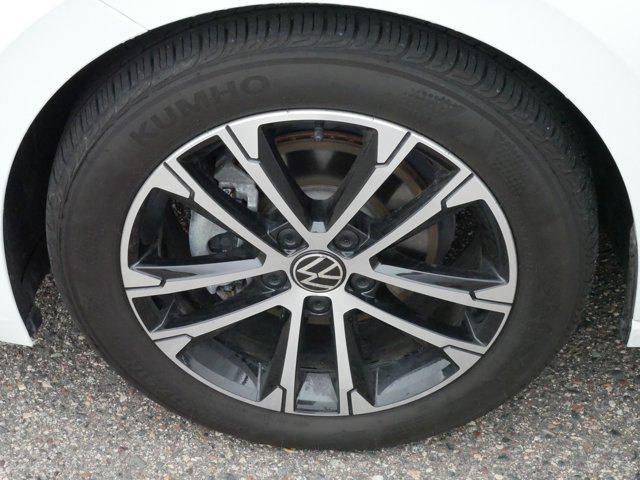 Photo of 2024 Pure White Volkswagen Jetta