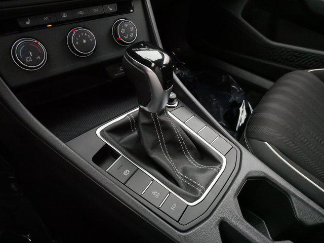 Photo of 2024 Pure White Volkswagen Jetta