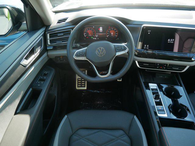 Photo of 2025 Pure Gray Volkswagen Atlas