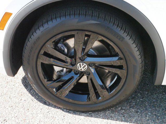 Photo of 2023 Opal White Pearl Volkswagen Tiguan