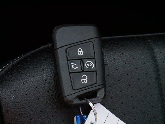 Photo of 2023 Opal White Pearl Volkswagen Tiguan