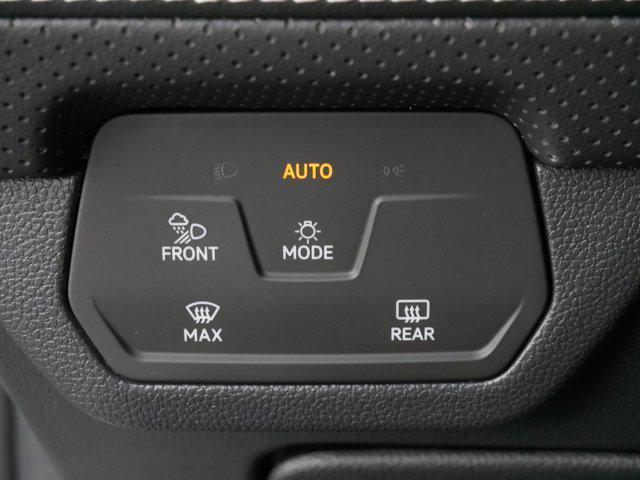 Photo of 2024 Pure White Volkswagen Atlas