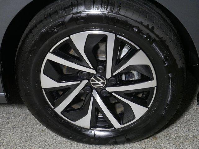 Photo of 2025 Platinum Gray Metallic Volkswagen Jetta
