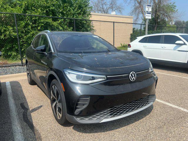 Photo of 2022 Mythos Black Metallic Volkswagen ID.4