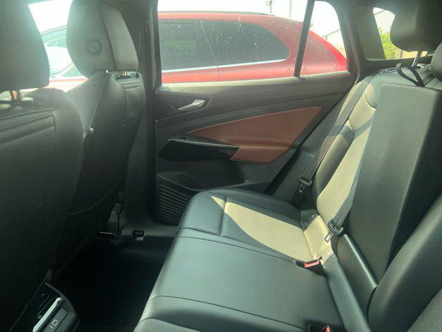 Photo of 2022 Mythos Black Metallic Volkswagen ID.4
