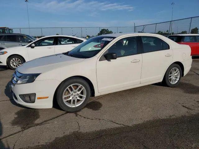 Photo of 2012 White Ford Fusion