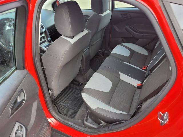 Photo of 2012 RED Ford Focus