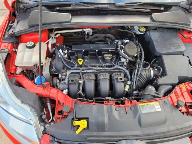 Photo of 2012 RED Ford Focus
