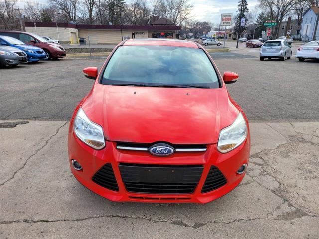 Photo of 2012 RED Ford Focus