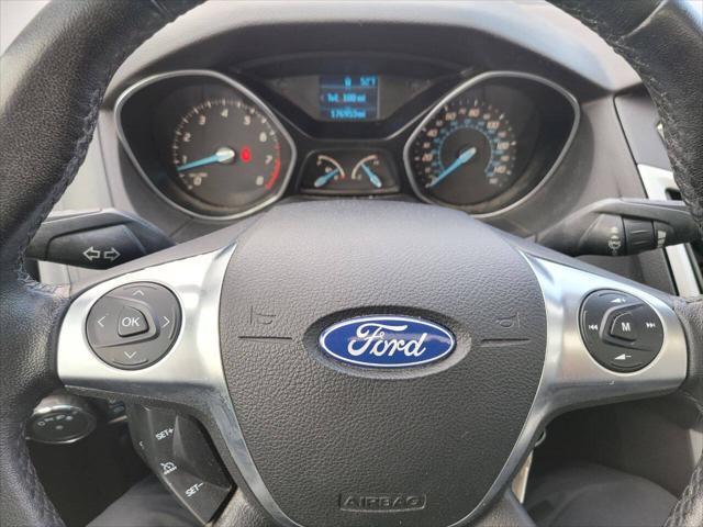 Photo of 2012 RED Ford Focus