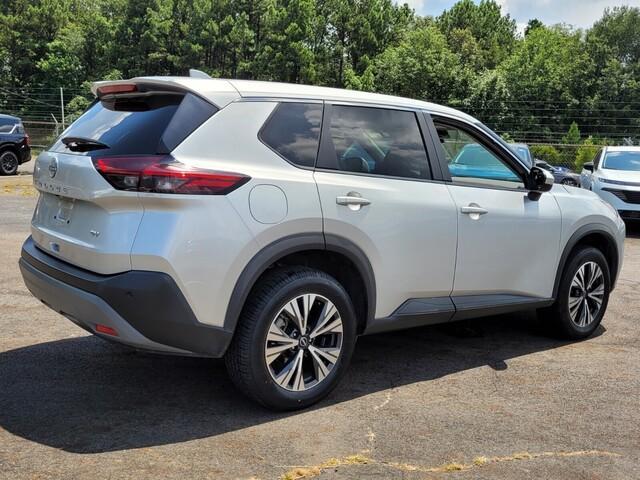 Photo of 2023 Brilliant Silver Metallic Nissan Rogue