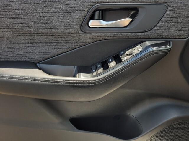 Photo of 2023 Brilliant Silver Metallic Nissan Rogue