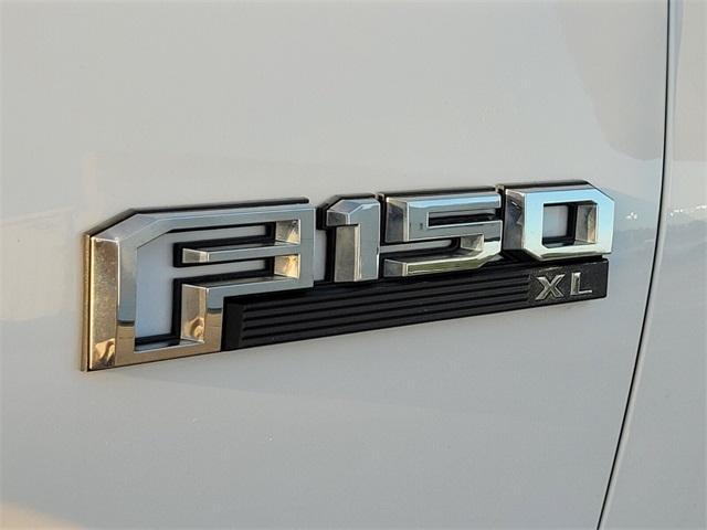 Photo of 2017 Oxford White Ford F-150
