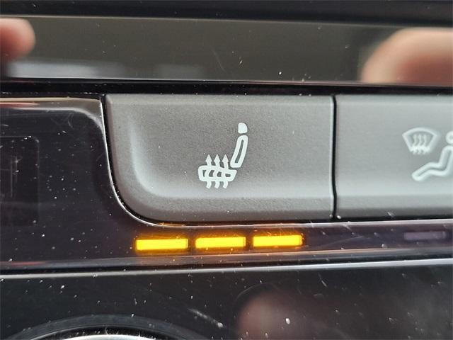 Photo of 2024 Deep Black Pearl Effect Volkswagen Taos