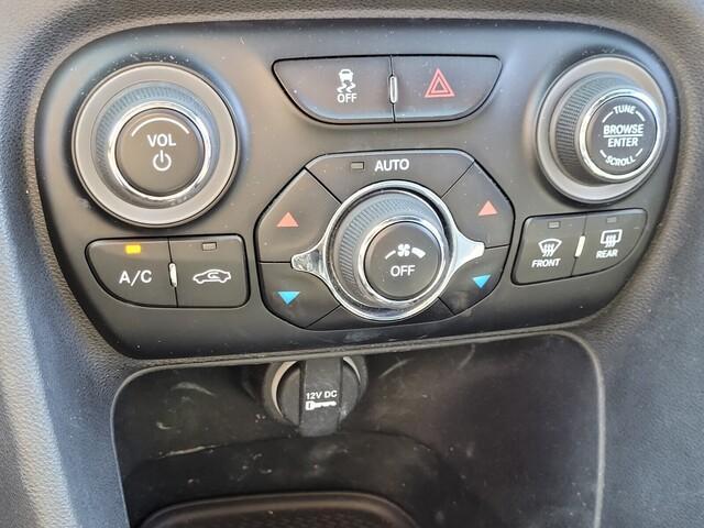 Photo of 2015 Pitch Black Clearcoat Dodge Dart