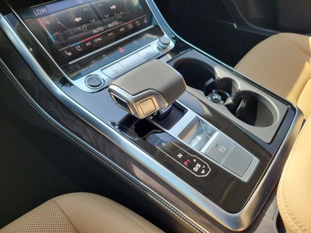 Photo of 2025 White Audi Q7
