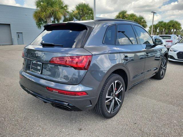 Photo of 2025 Gray Audi Q5