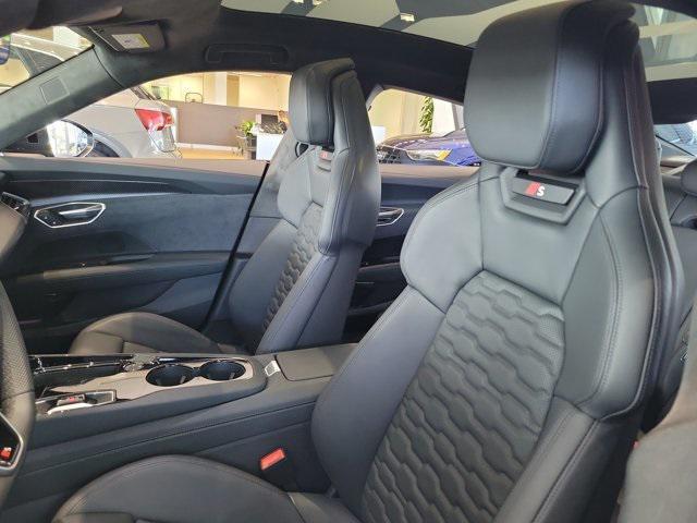 Photo of 2025 Gray Audi S e-tron GT