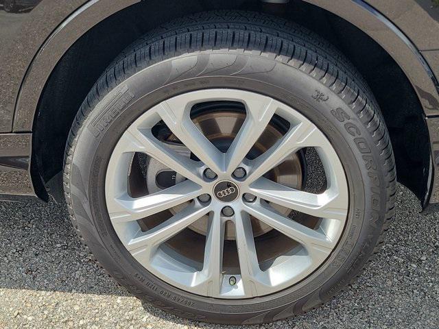 Photo of 2025 Tamarind Brown Metallic Audi Q7