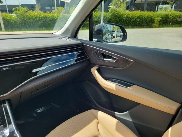 Photo of 2025 Tamarind Brown Metallic Audi Q7