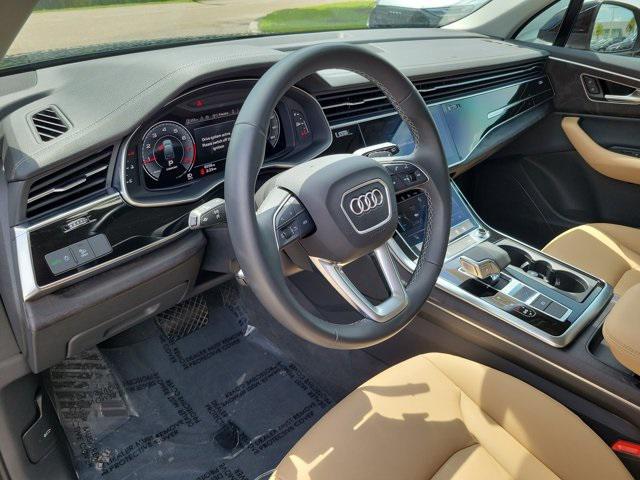Photo of 2025 Mythos Black Metallic Audi Q7