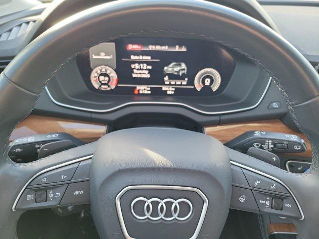 Photo of 2023 Mythos Black Metallic Audi Q5
