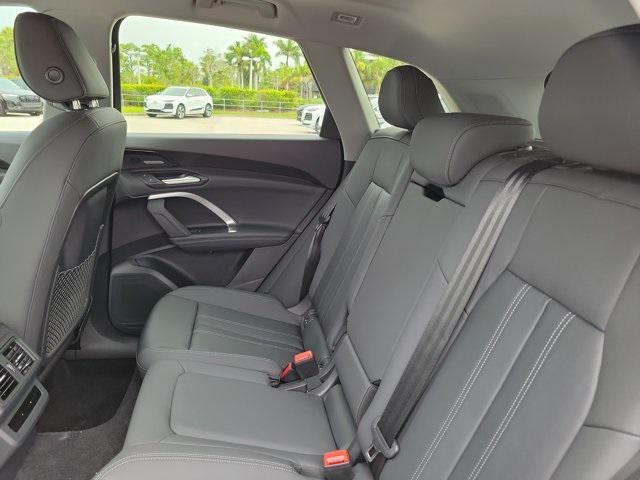 Photo of 2025 Tambora Gray Metallic Audi Q5