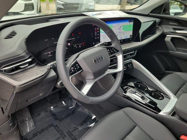 Photo of 2025 Tambora Gray Metallic Audi Q5