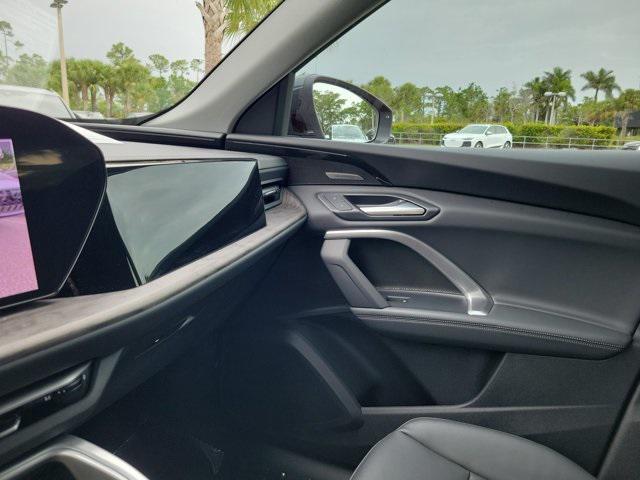 Photo of 2025 Tambora Gray Metallic Audi Q5