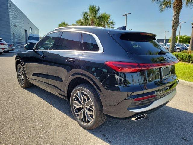 Photo of 2025 Mythos Black Metallic Audi Q5