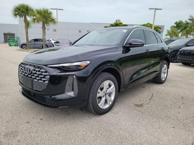 Photo of 2025 Mythos Black Metallic Audi Q5