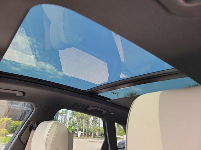 Photo of 2025 White Audi Q5