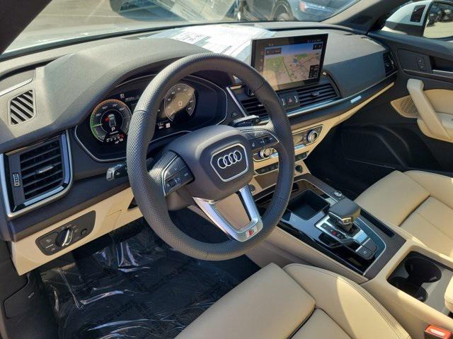 Photo of 2025 White Audi Q5