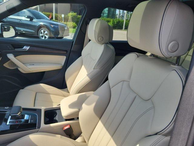 Photo of 2025 White Audi Q5