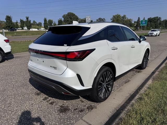 Photo of 2023 Eminent White Pearl Lexus RX 350