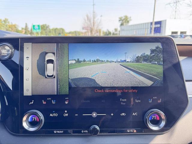 Photo of 2023 Eminent White Pearl Lexus RX 350