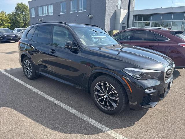 Photo of 2019 Black Sapphire Metallic BMW X5