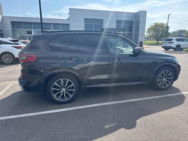 Photo of 2019 Black Sapphire Metallic BMW X5