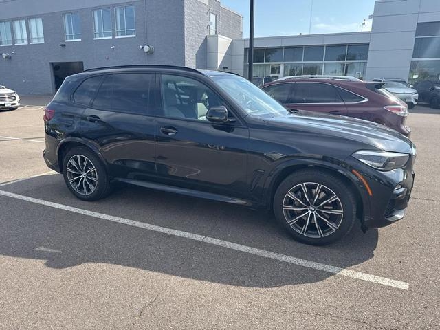 Photo of 2019 Black Sapphire Metallic BMW X5
