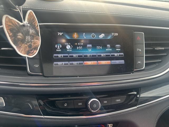 Photo of 2018 White Frost Tricoat Buick Enclave