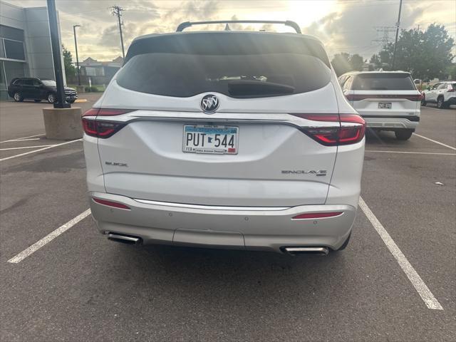 Photo of 2018 White Frost Tricoat Buick Enclave