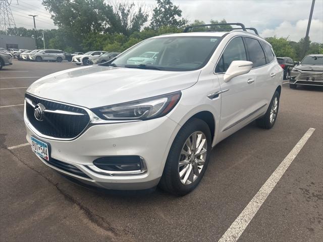 Photo of 2018 White Frost Tricoat Buick Enclave