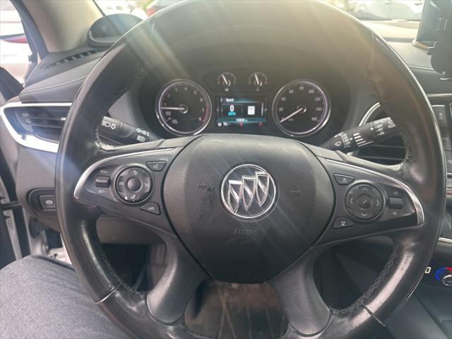 Photo of 2018 White Frost Tricoat Buick Enclave