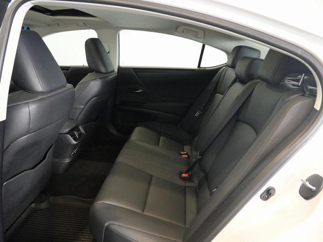 Photo of 2024 Ultra White Lexus ES 250